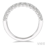 1/2 Ctw Round Cut Diamond Wedding Band in 14K White Gold