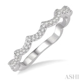 1/6 Ctw Wavy Pattern Round Cut Diamond Wedding Band in 14K White Gold