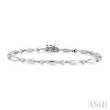 1/4 Ctw Boat Shape Round Cut Diamond Bracelet in 10K White Gold