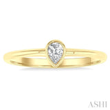 1/6 Ctw Petite Bezel Set Pear Cut Diamond Fashion Ring in 10K Yellow Gold