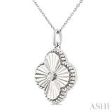 1/20 Ctw Clover Fluted Medallion Round Cut Diamond Pirouette Pendant With Chain in 10K White Gold