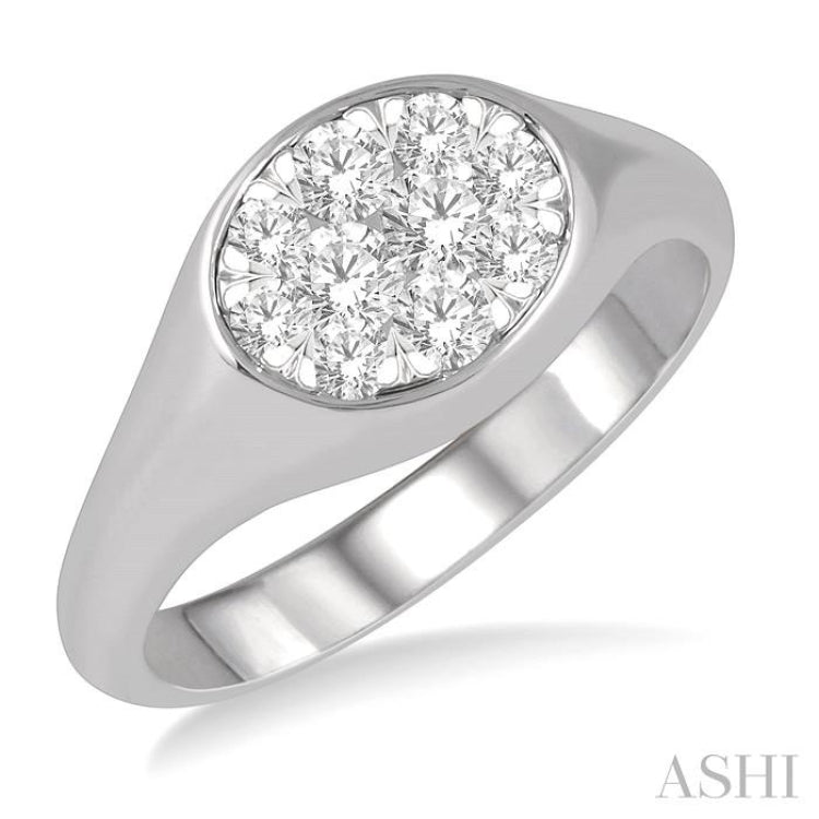 Oval Shape Lovebright Essential Diamond Signet Ring
