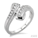 1/4 Ctw Round Cut Diamond By-pass Ring in 10K White Gold