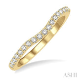 1/4 Ctw Curved Round Cut Diamond Wedding Band in 14K Yellow Gold